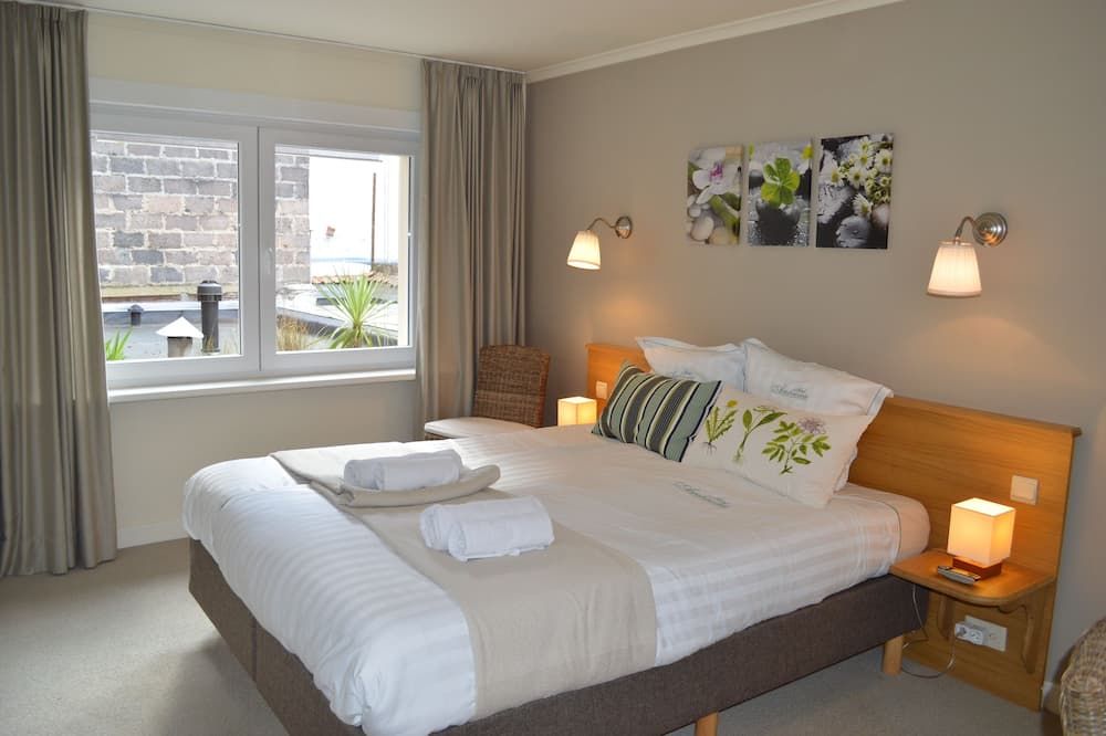 Hotel Ambrosia - איפר - חדר שינה