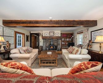 Charming and spacious 6-bedroom farmhouse close to Center Parcs - Mullingar - Wohnzimmer