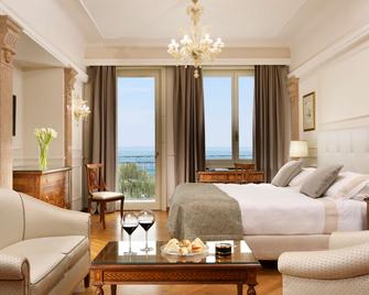 Villa Cortine Palace Hotel - סירמיונה - חדר שינה