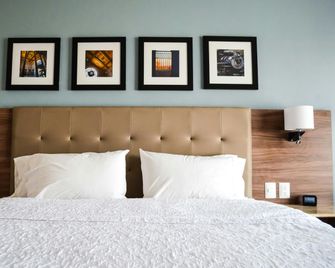 Hampton Inn by Hilton Durango - Durango - Slaapkamer