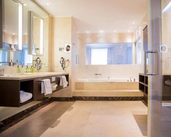 Luxury Boutique Hotel Iris Porsche - Mondsee