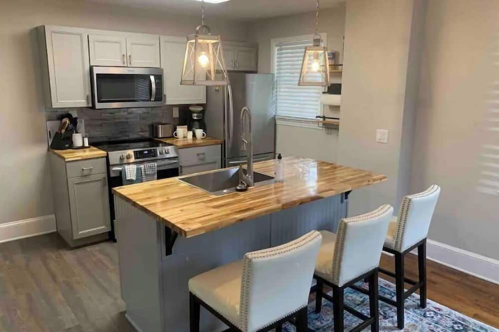 Centralized Charlotte Townhouse with Table Tennis - Charlotte - Küche
