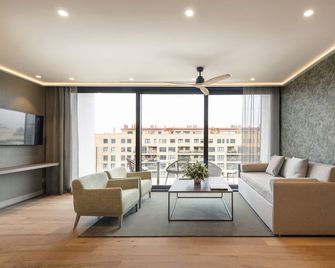 Core Suites Valencia - Valencia - Living room