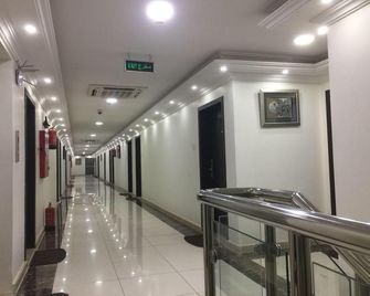 Holiday Apartments for Residential Units - Dammam - Hallway