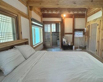 Jukrokjungsa Hanokstay - Gurye - Bedroom