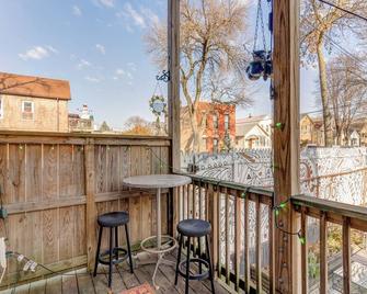 Animal House Near Sox Stadium - Chicago - Balkon