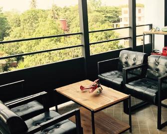 Koo Hotel - Yangon - Balcony