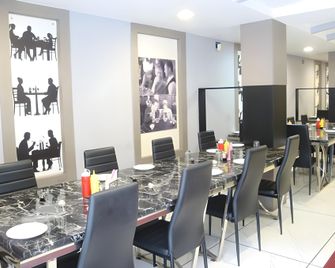 Jewel Of The East Hotel - Gangtok - Restaurante