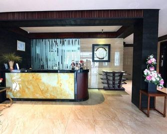 Mp Hotel Kelapa Gading - Jakarta - Front desk
