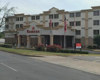 Ramada by Wyndham Birmingham Airport - Birmingham - Gebäude