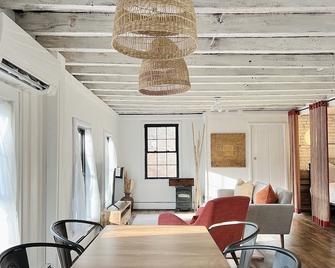 Bohemian Style Open Loft - Kingston - Living room