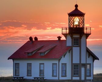 Hinoki House built by Japanese Master Artisan featured in Sunset Magazine - Mendocino - Edificio