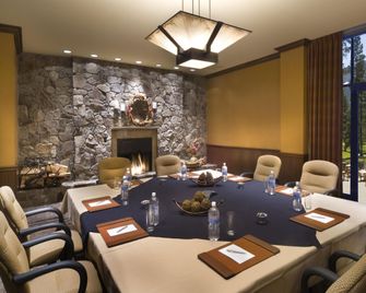 Everline Resort and Spa, Lake Tahoe - Olympic Valley - Meeting room