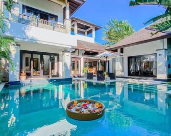 3 Bedroom Villa, Benoa - South Kuta - Pool