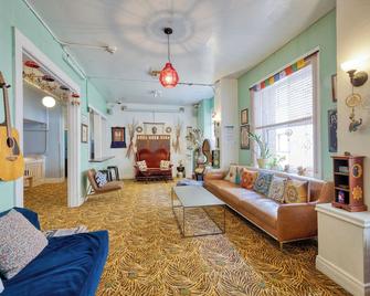 هاي سان فرانسيسكو داون تاون هوستل - سان فرانسسكو - غرفة معيشة