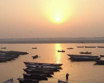 Sada Shiv Guest House Near Kashi Vishwanath Temple & Ganga River - Benarés - Habitación