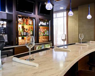 Courtyard by Marriott Louisville Airport - Louisville - Bar