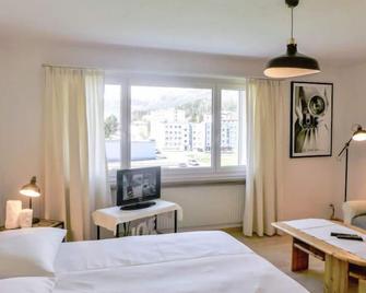 Apartment Chesa Ova Cotschna 303 by Interhome - St. Moritz - Yatak Odası