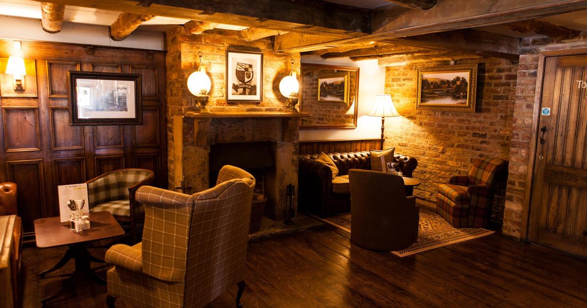 The Red Lion Inn by Chef & Brewer Collection from 81. Sheffield Hotel