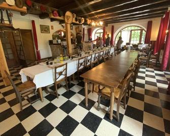 L'Oustaliere, ANNE room, spa and sauna access - Le Massegros - Restaurante