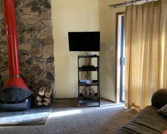 Riverbend 7 A Townhouse On The River - Red River - Вітальня