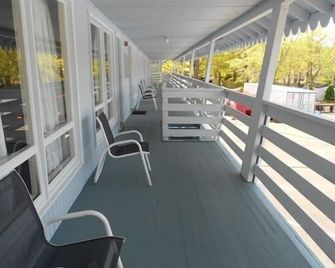 Cape Shore Inn - South Yarmouth - Ban công