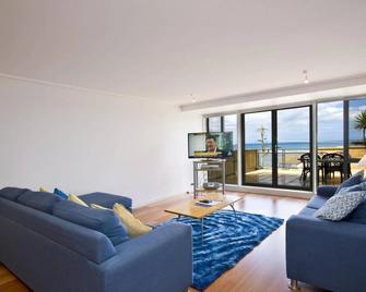 Grand Pacific - Lorne - Living room