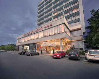 Hotel Kladno - Kladno - Edificio