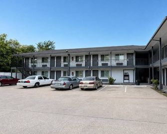 All Season Suites Inn - Dallas - Edificio