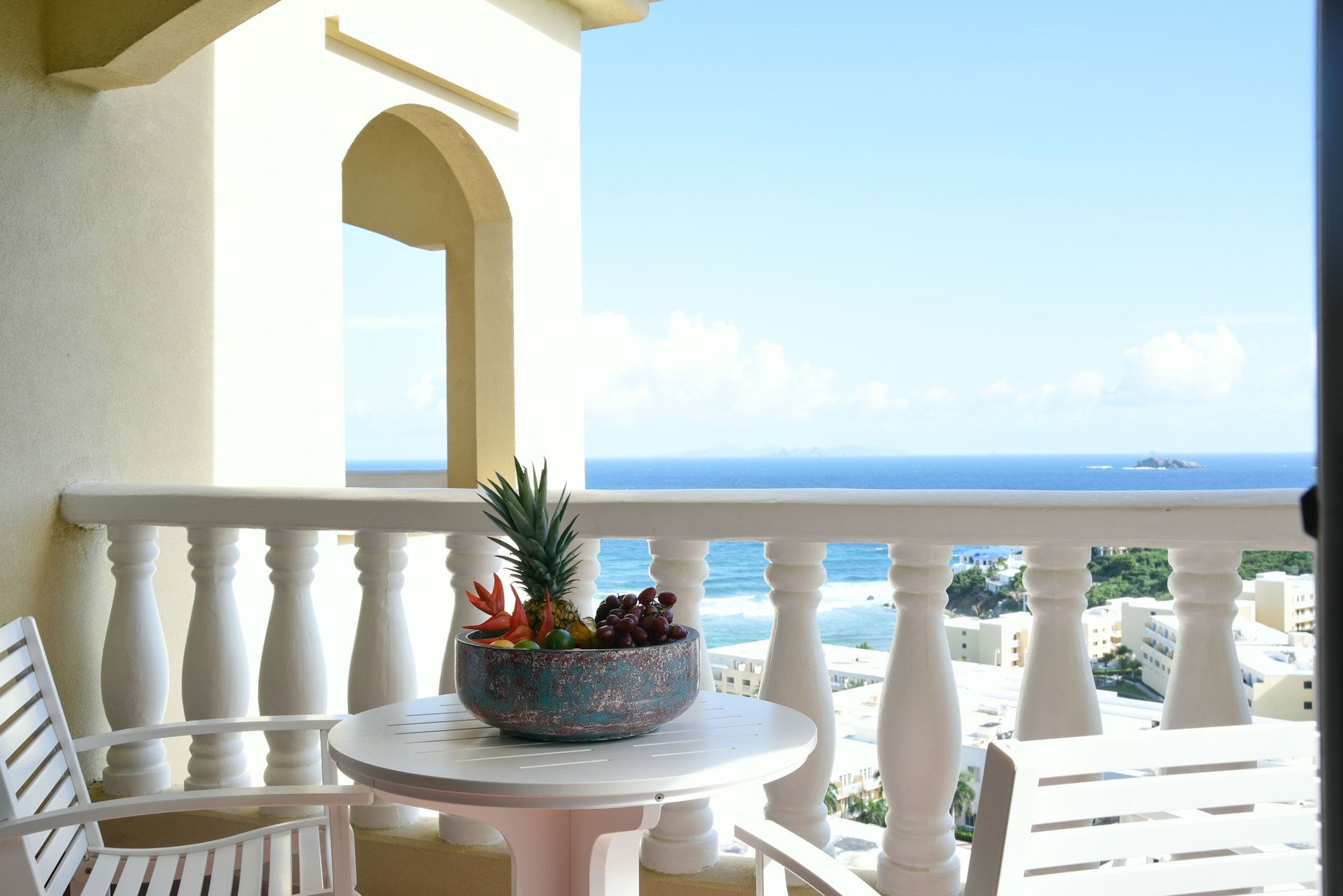 Princess Heights Luxury Condo Hotel - Upper Prince's Quarter - Balcón