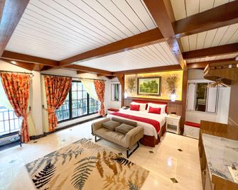 Edensor Hills Villa, Resort & Café Sharia - Bogor - Bedroom
