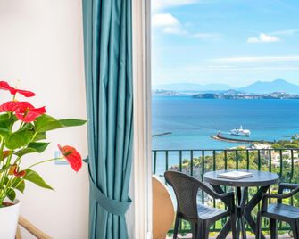 Hotel Villa Ireos - Ischia - Balcón