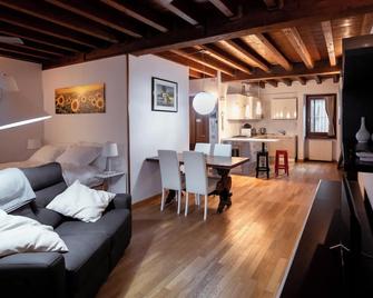 Casa agli Archi - Bardolino - Olohuone