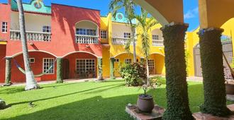 Casa Colonial - Cozumel - Building