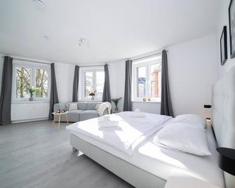 Favorite Stays - Suite And More - 10 Min zur Messe - Düsseldorf - Habitación
