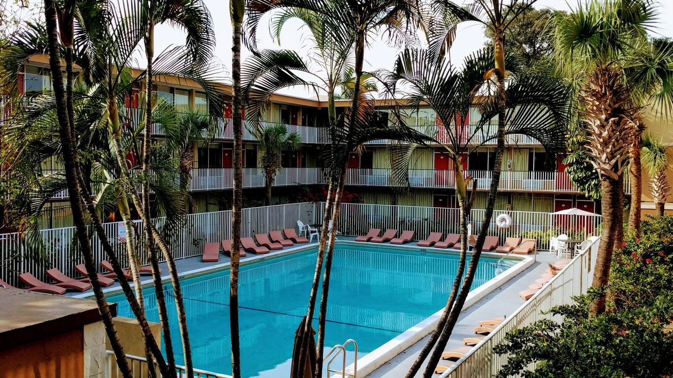 Red Carpet Inn Airport / Cruise Port Fort Lauderdale