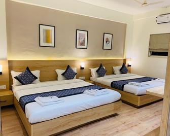 Hotel Swagat And Lodging - Koregaon - Habitación