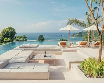 Villa Solah at Tampah Hills - Kuta - Alberca