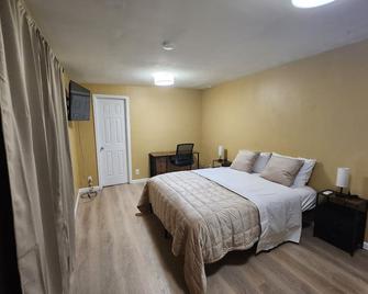Private bedroom and bathroom in Denver. Private entrance and wifi - Denver - Bedroom