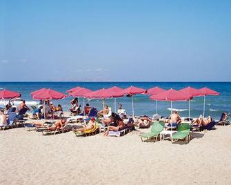 Tsalos Hotel - Analipsi - Strand