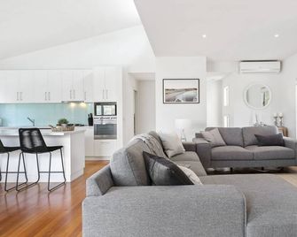 You Me And The Sea Blairgowrie - Blairgowrie - Living room