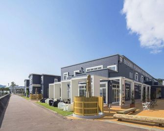 Aoshima Fisherman's Beachside Hostel & Spa - Miyazaki - Building