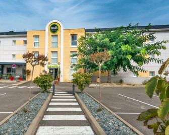 B&B HOTEL Cholet Nord - Cholet - Edificio