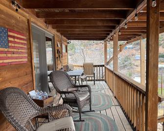 3-bedroom cabin in Old Bisbee - Bisbee - Balcony