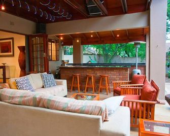 Paulshof Guesthouse - Sandton - Patio