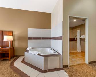 Comfort Inn and Suites Porter near Indiana Dunes - Porter - Bedroom