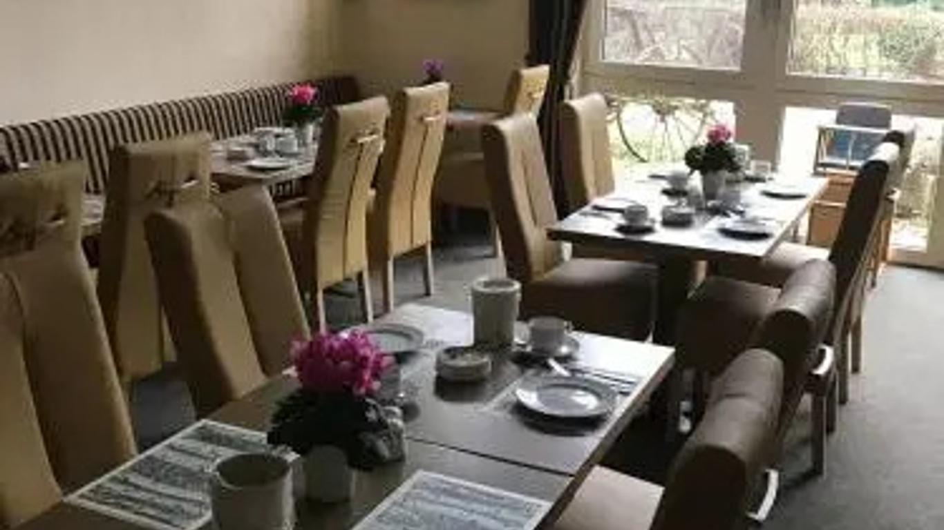 Hotel Esinger Hof Garni