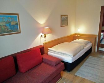 Hotel Alfa - Neu Isenburg - Bedroom