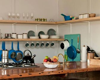 Off-The-Grid Luxury Holiday Cottage with Waikato River Views near Auckland, North Island - Waiuku - Buffet