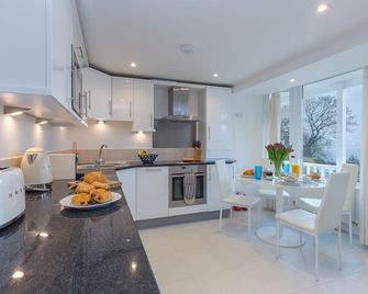 Ocean Gate - St. Ives - Kitchen